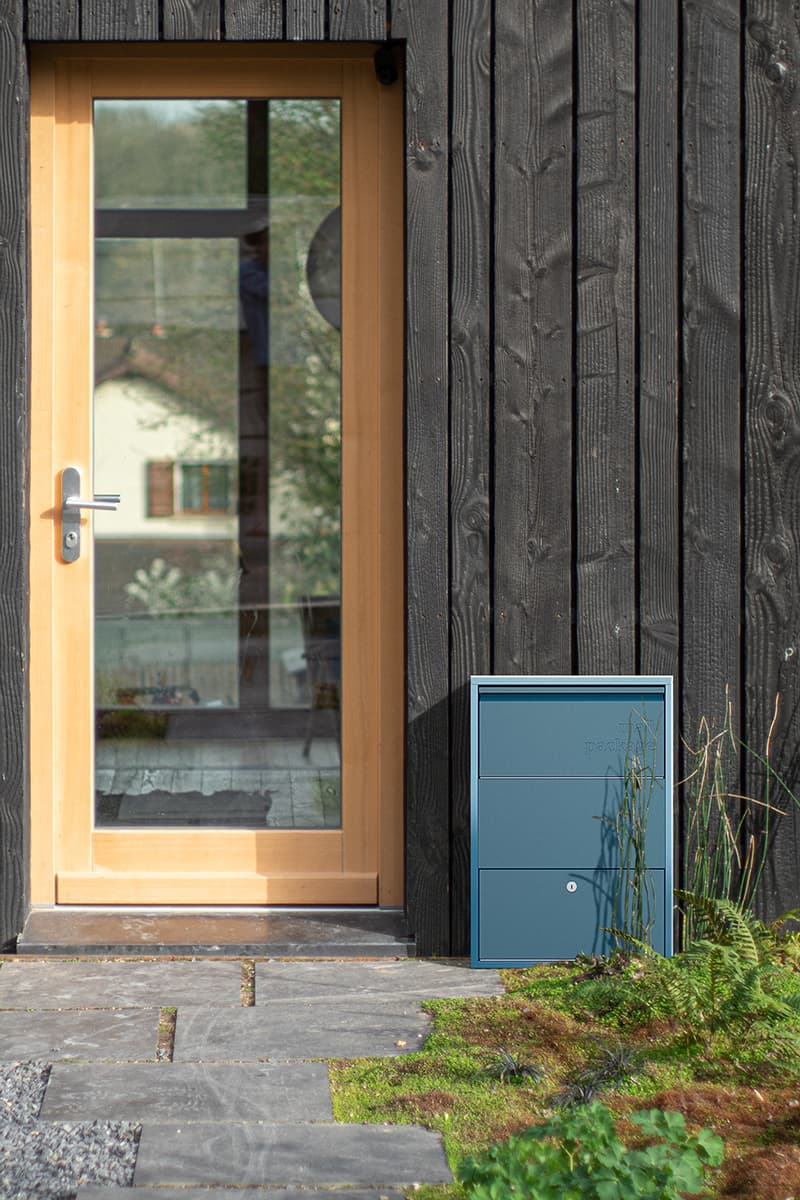 Package Box | Small Gallery Image